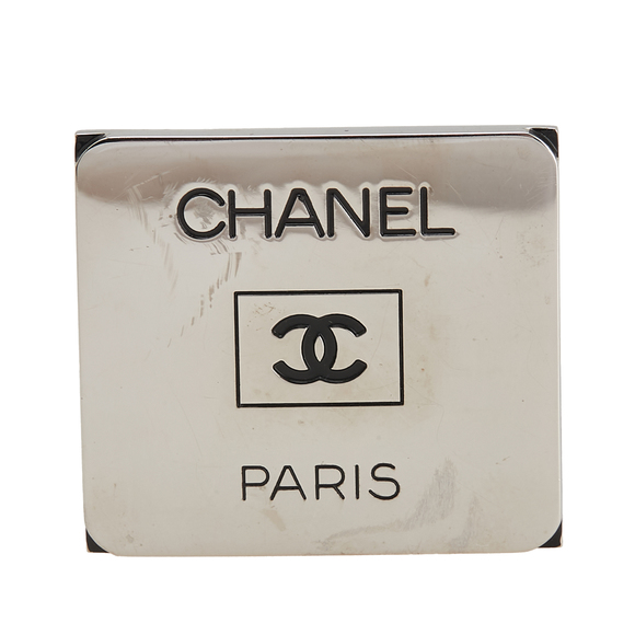 Pre-Loved Chanel Palladium Plated Enamel Logo Plate Brooch - Picture 1 of 3